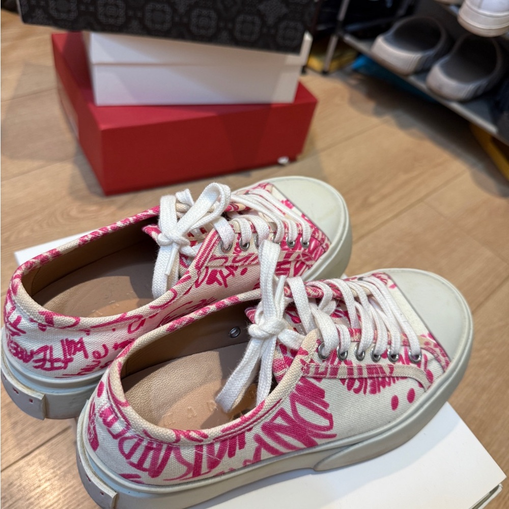 Marni Stylish Pink Canvas Sneakers